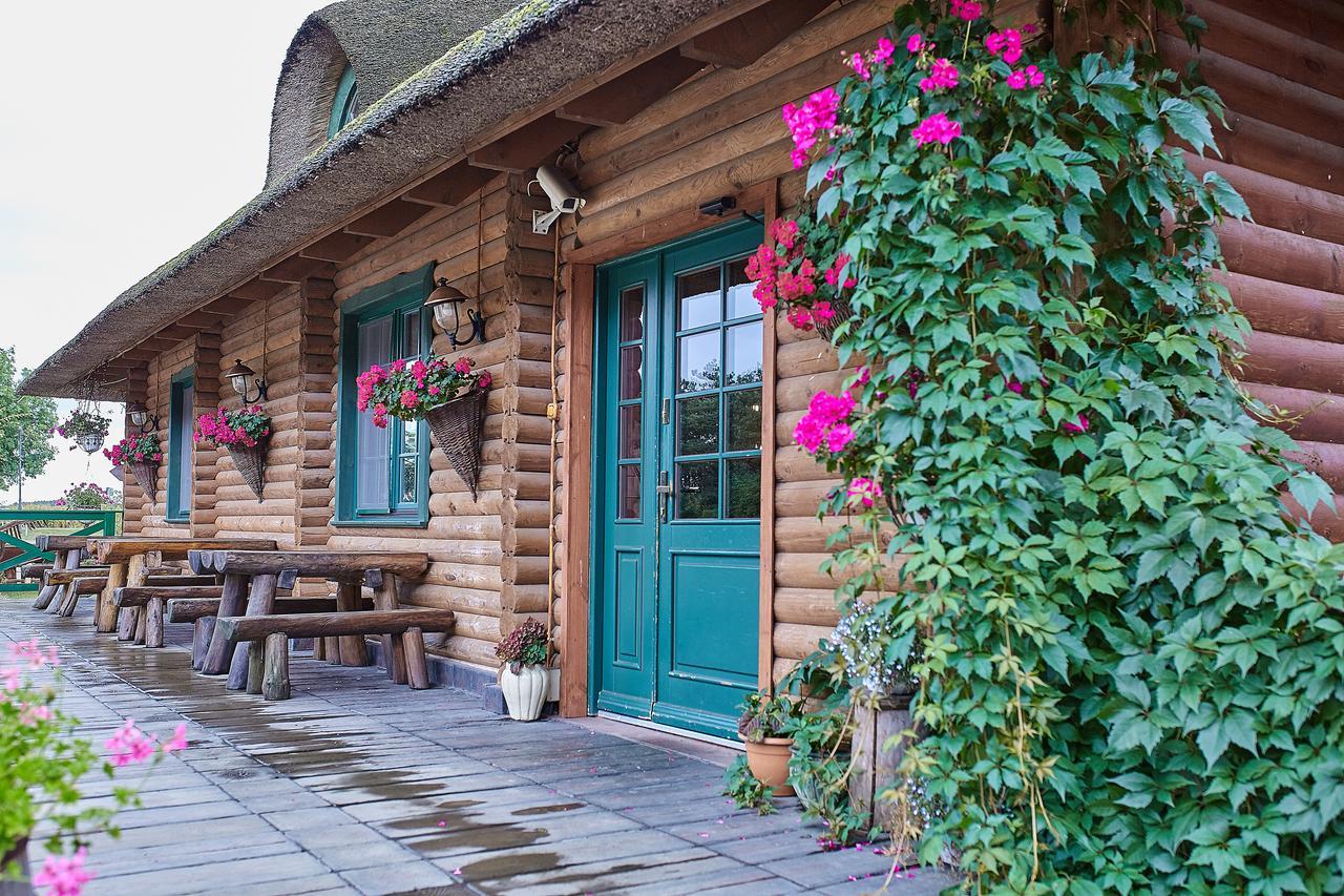 Karczma Biesiadna Bed & Breakfast Dalnia Eksteriør bilde