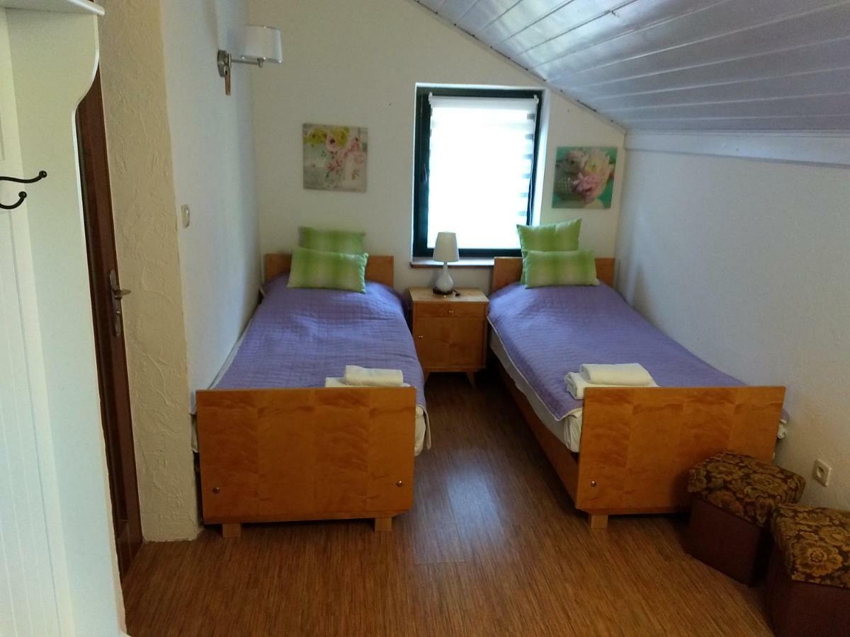 Karczma Biesiadna Bed & Breakfast Dalnia Eksteriør bilde